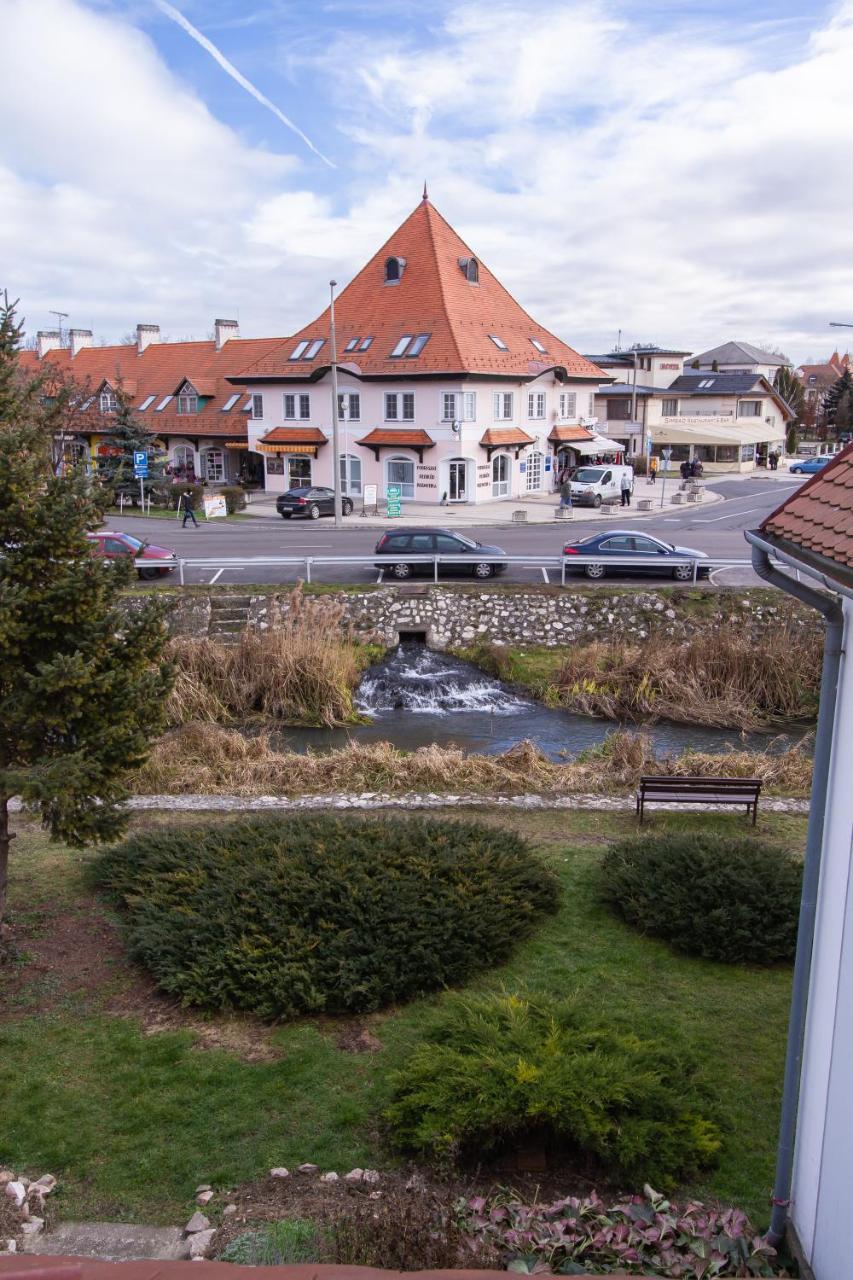 Ecoappart-Haz Mosonmagyarovar Bagian luar foto