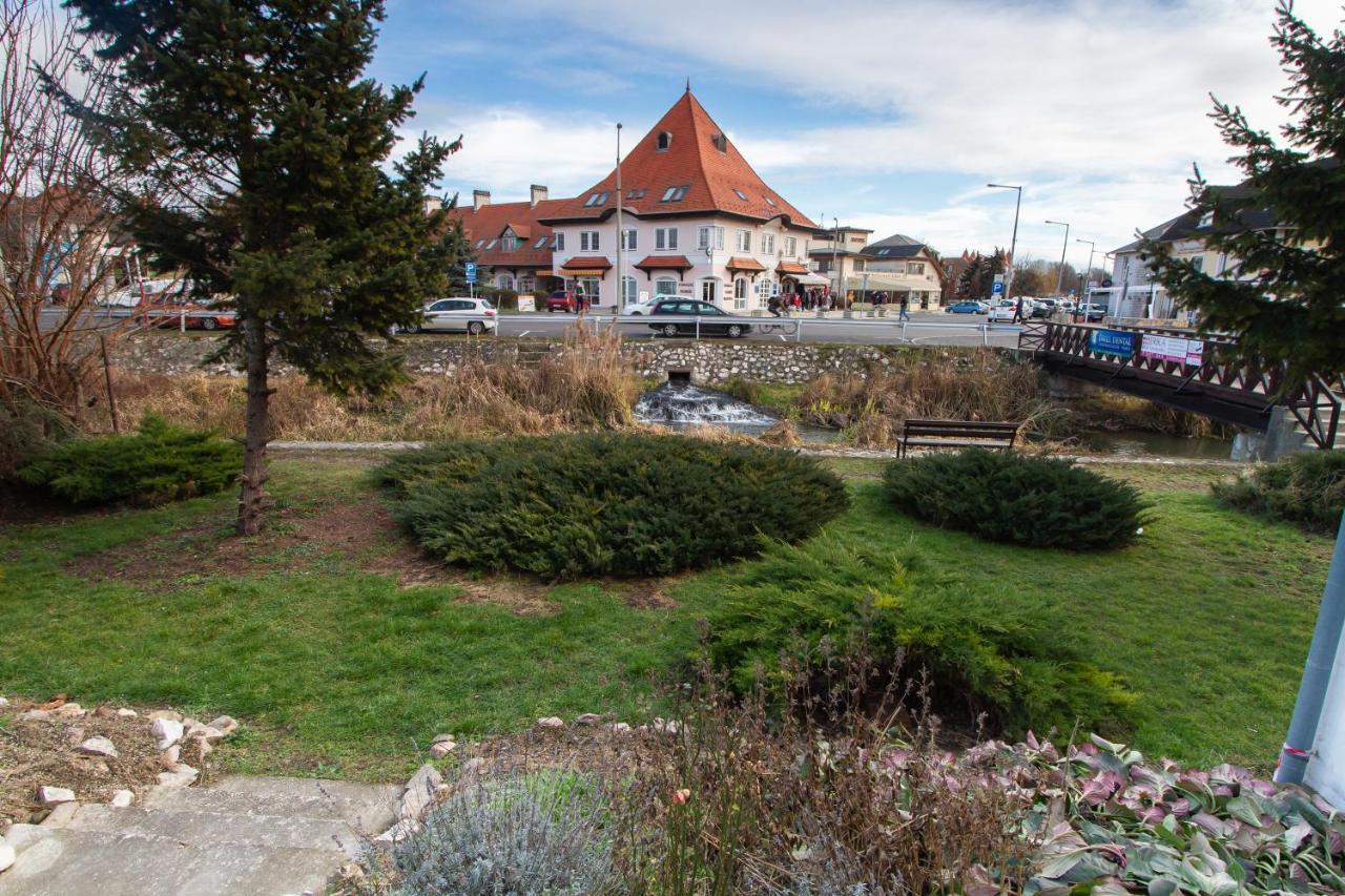 Ecoappart-Haz Mosonmagyarovar Bagian luar foto